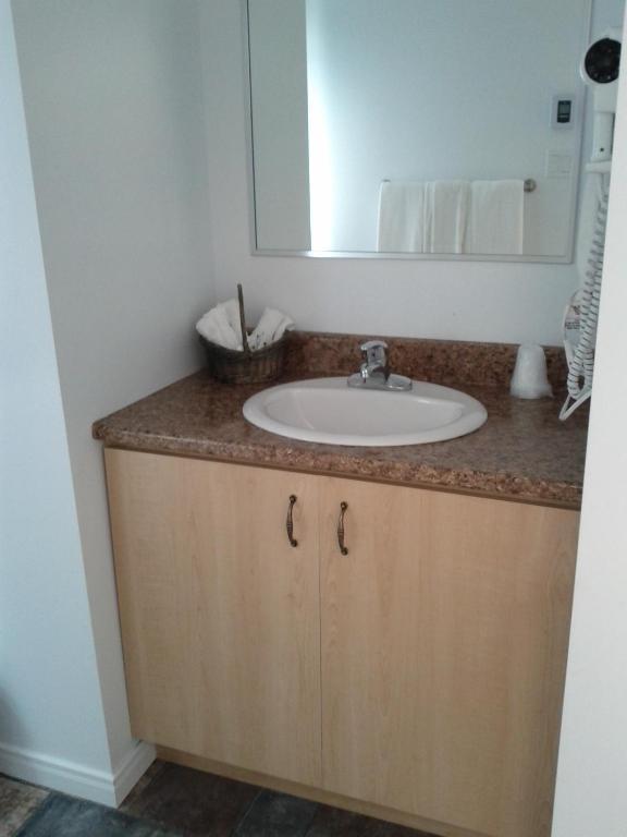 Motel Lac St-Jean Chambord Bilik gambar
